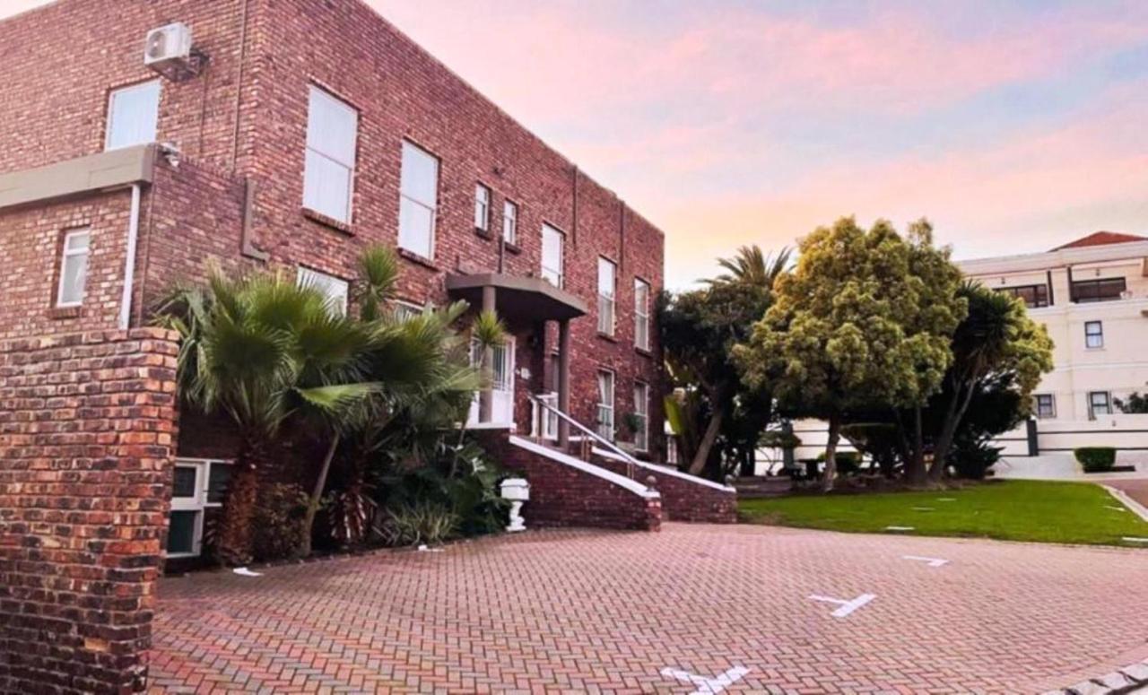 Plattekloof Premium Lodge Bellville Exterior photo