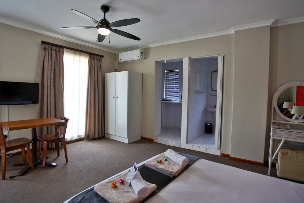 Plattekloof Premium Lodge Bellville Exterior photo