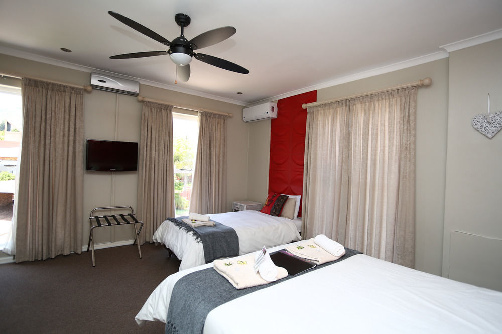 Plattekloof Premium Lodge Bellville Exterior photo
