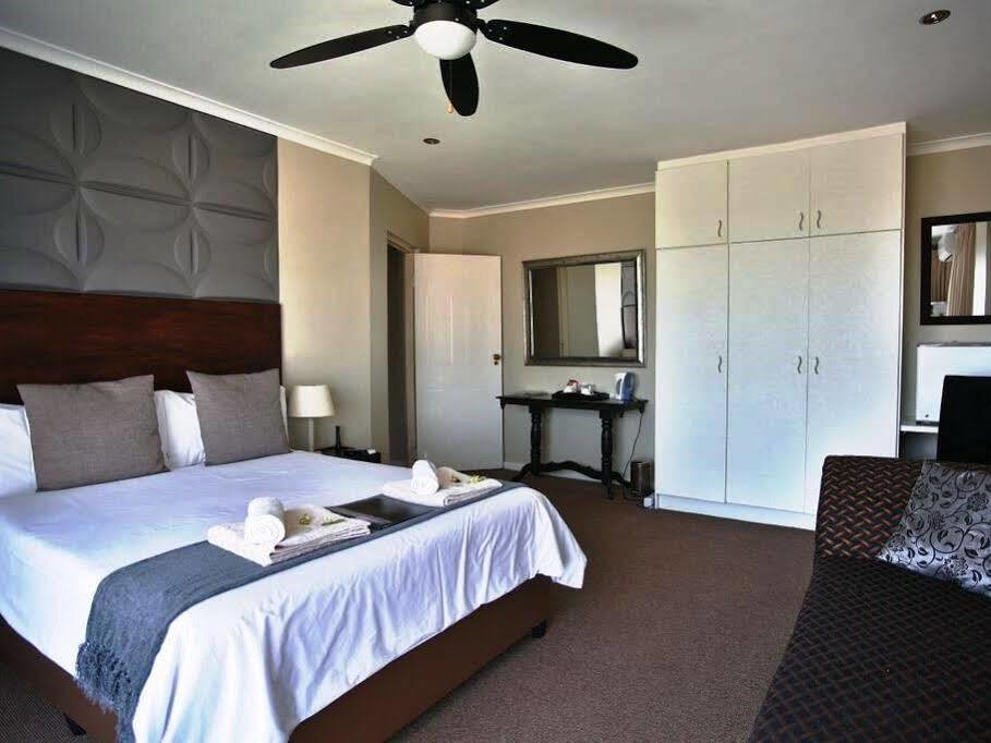 Plattekloof Premium Lodge Bellville Exterior photo
