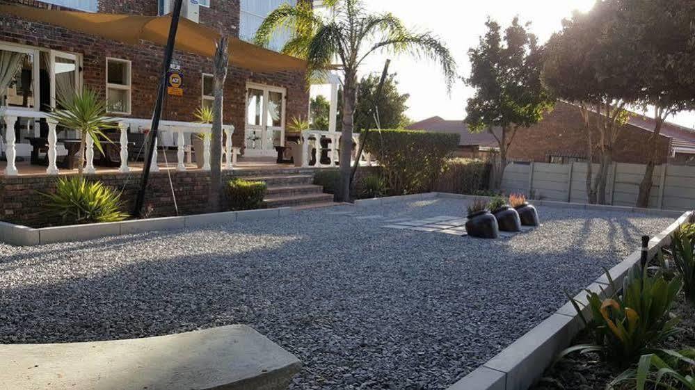 Plattekloof Premium Lodge Bellville Exterior photo